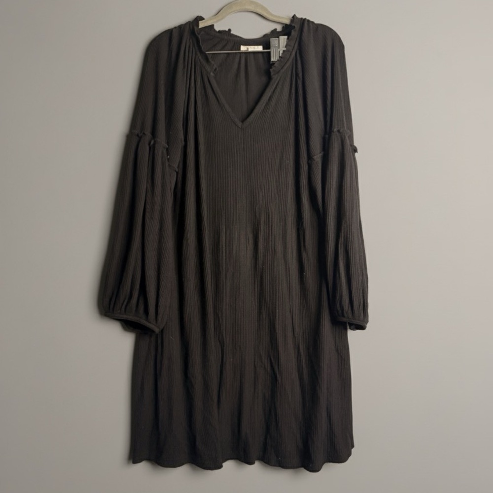 Black V-Neck Long Sleeve Dress